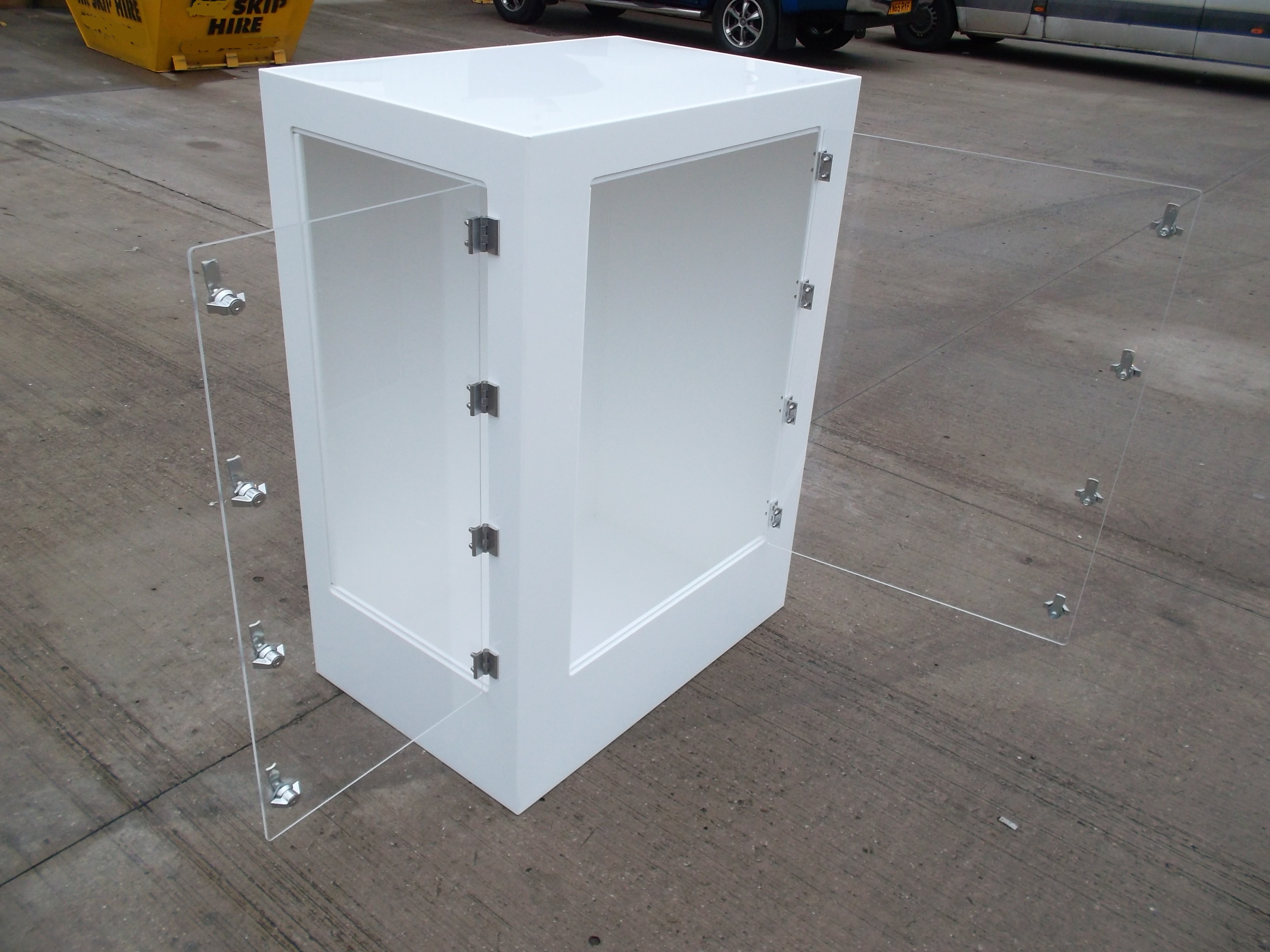 2ft x 3ft x 4ft with 2 Doors, Windows