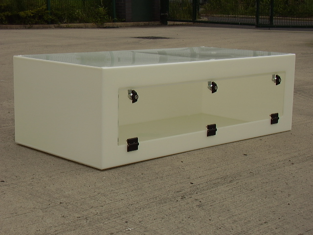 4ft x 2ft x 1ft3″ Natural Colour.